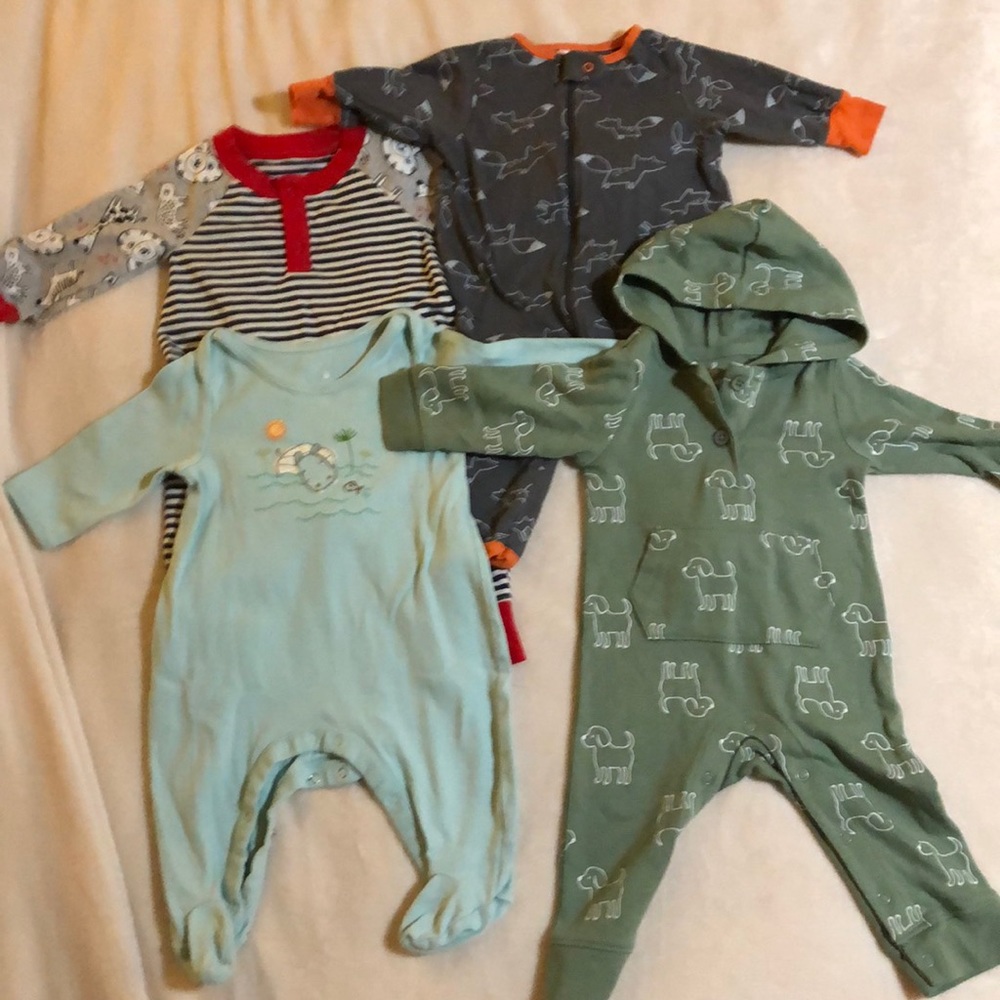 Long Sleeve Onesies - 4 Pack